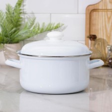A pan without a decolle, 3 l, enameled cover, induction, white color