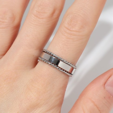 Ring Xuping style, silver color, size 18-1