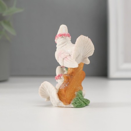 Polystone pigeons in a pink wreath 6*4 cm-3