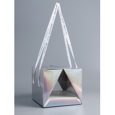 Box under a bento-port with ribbons, 21 x 21 x 18 cm