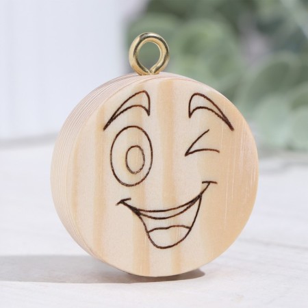 Harvesting for creativity of the keychain "Smiley winking 4x4x1.2 cm