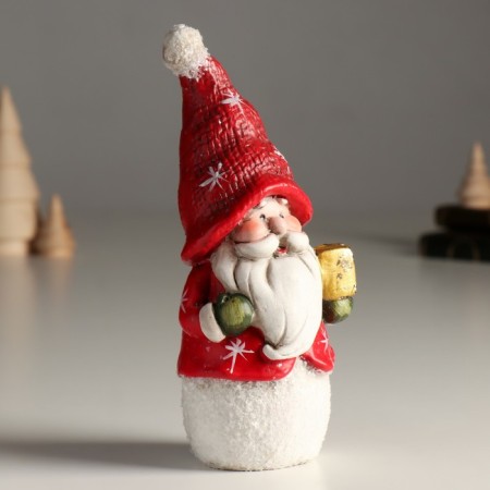 Polystone souvenir "Santa Claus in a red outfit with a gift" 8.5x7.5x19.2 cm-1