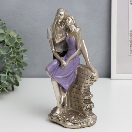 Polystone souvenir "Romantic couple on a brick hedge" 23.5x14.5x8 cm-4