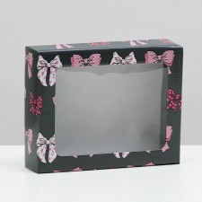 Box Gift cover is “bows”, with a window, 18 x 15 x 5 cm