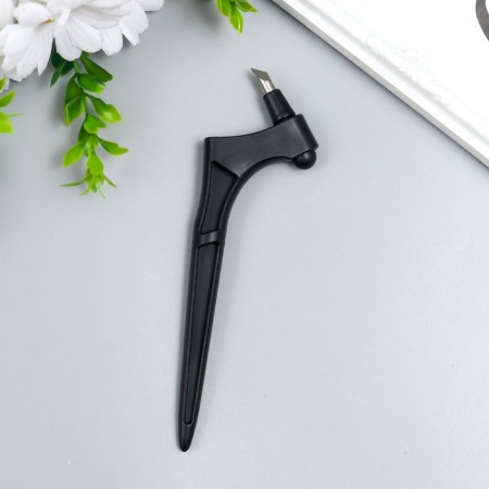 A universal knife, rotating 360 ° C with a blade 30 ° (fabric, felt, leather) 17x4x1 cm