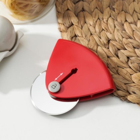 Knife for pizza and Shustrik dough, D = 11 cm, color mix