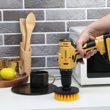 Nozzle brush to the screws of tundra, d = 100 mm, height 25 mm, hexagonal shank