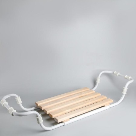 The bath seat is sliding, wooden-3
