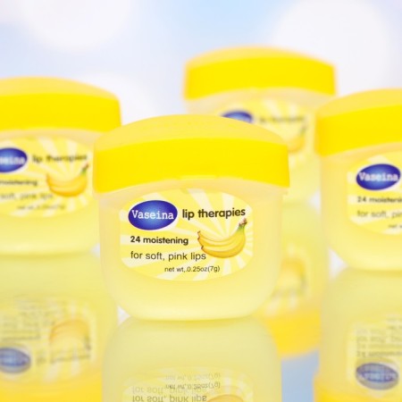 Cosmetic Vaselin for the lips, banana-2