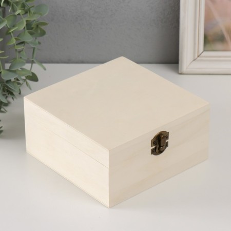 Casket Wood for painting "Square" Castle buckle 16x16x8 cm