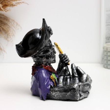 An ashtray-stand for the little things "Pirate with outstretched hand" 10x12x18cm-4