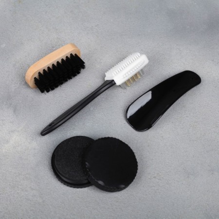 Road set for shoes "True man": brush 2 pcs., Sponge, shoulder blade-1