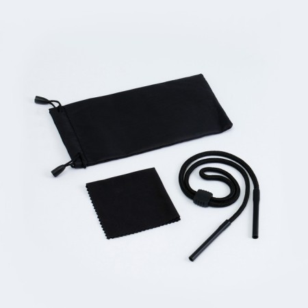 Set for glasses: lace, cover, napkin