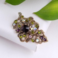 Brooch 