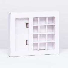 Box with a shell with a window under 12 sweets and chocolate tiles 23.7x19.9x3.1 cm
