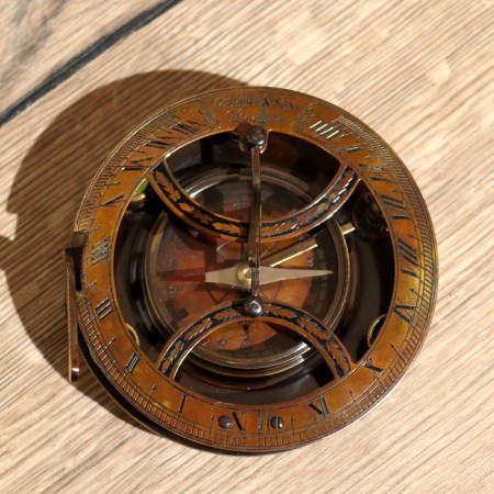 Compass with sunny clock 11 cm, brass-6