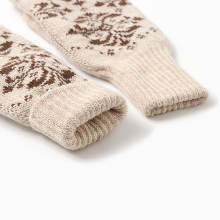 Double female mittens, the color of St. Beige, district 18-2