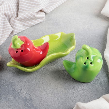 Set for spices "Chile", 2 items: Solonka 50 ml, list of 50 ml, color green and red-1