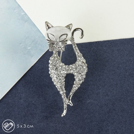 Brooch "Cat" elegant with a bow, white color in silver