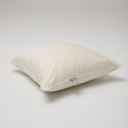 The pillow is medium three -core, size 50x70 cm, color mix