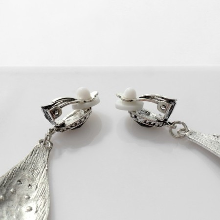 Clips "drop" wavy, black color in black silver-2
