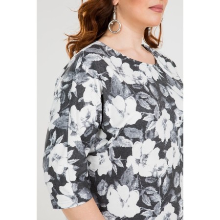 Women's dress, size 66-6