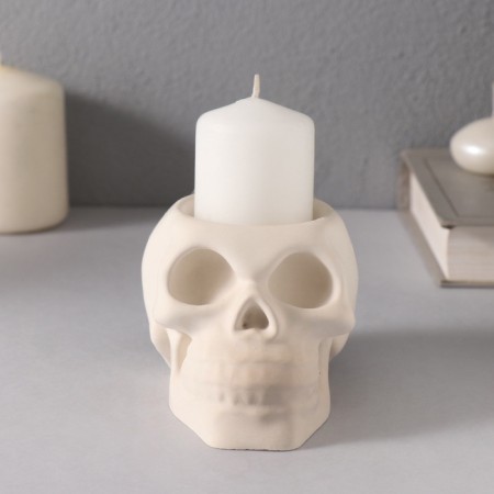 Skull candlestick 7*10cm white