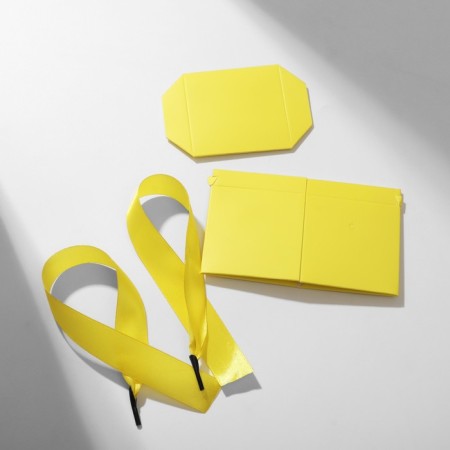 Gift box "Present" 6 × 6, yellow-1