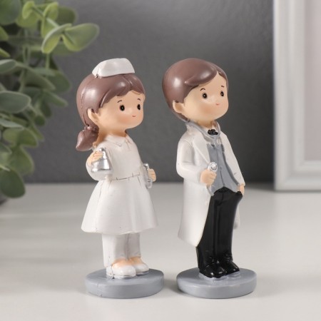 Polystone souvenir "A doctor with a phonondoscope and a nurse with a minzurka" set 2 pcs 3.5x4x11 cm-1