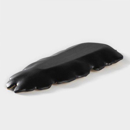 Daille of the Golden Leaf, 38.5 × 15.5 cm, gold with black and black-2