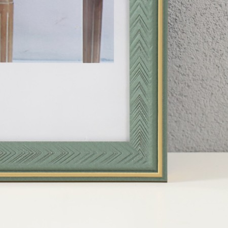Photo frame Plastic 30x40 cm "Gollennaya checkpoints" with gold stroke of 1.4x32.7x42.5 cm-1