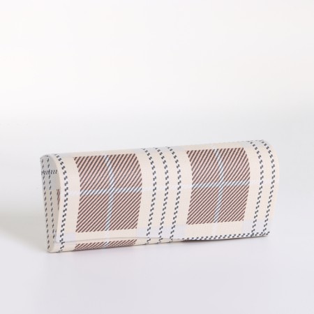 Magnet glass case, length 16 cm, beige color