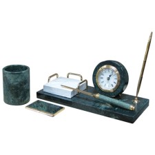 Set a desktop 4 objects, color green marble