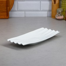 Eidilia dish, porcelain, Iran