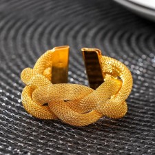 Ring for the “plexus” napkin, 5 × 4.5 × 2.5 cm, gold color