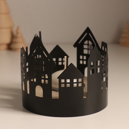 Climber metal, wood per 1 candle "houses" d = 4 cm 10x10x8.5 cm