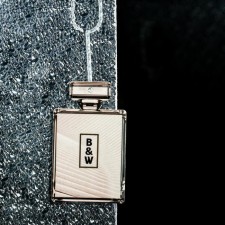 Ароматизатор Sapfire картонный подвесной Black&White, парфюмерная композиция №7 SAT-4000