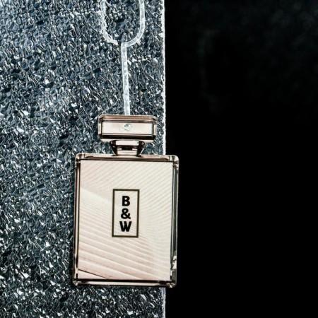 Sapfire flavor cardboard suspension Black & White, perfume composition No. 7 SAT-4000