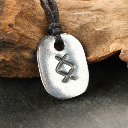 Amulet "Scandinavian runes", Runa Inguz, 21x29mm, metallic-1