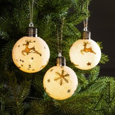 A set of Christmas tree balls 