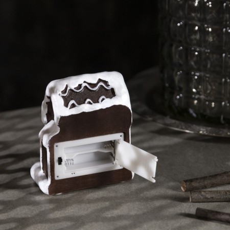 LED figure "Gingerbread House", ceramics, batteries AAAX3 (not complete), glow of multi-3