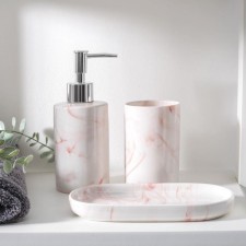 A set of accessories for the bathroom 