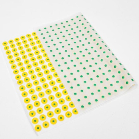 The Kuznetsova applicator, 384 spines, spanbond, 50 x 75 cm, yellow.-3
