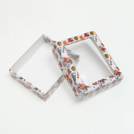 Box Gift cover is “flowers”, with a window, 18 x 15 x 5 cm-2