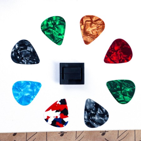 Set of mediators: Holder on the Guitar Stage + 10 Music Life mediators, 0.46mm, mix-2