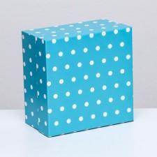 Gift box lid is, 19 x 19 x 10.5 cm. 
