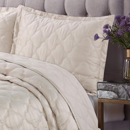 A set with a bedspread "Audrey", size 240x260 cm, 50x70 cm - 2 pcs, color cream-2