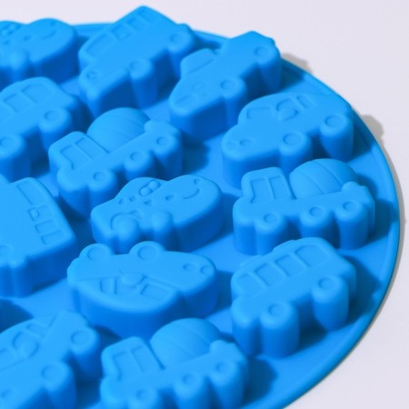 The shape for marmalade is the “machine”, silicone, d = 12 cm, 17 cells, purple color-1