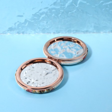 Folding mirror “Paris”, D = 7.5 cm, with an increase, artificial leather, golden color-2