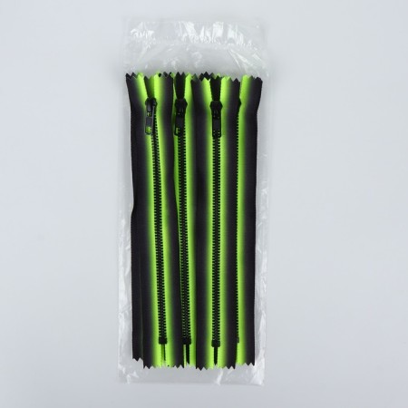 Lightning "Tractor", No. 5, non -proceeding, castle machine, 20 cm, green/black color-3